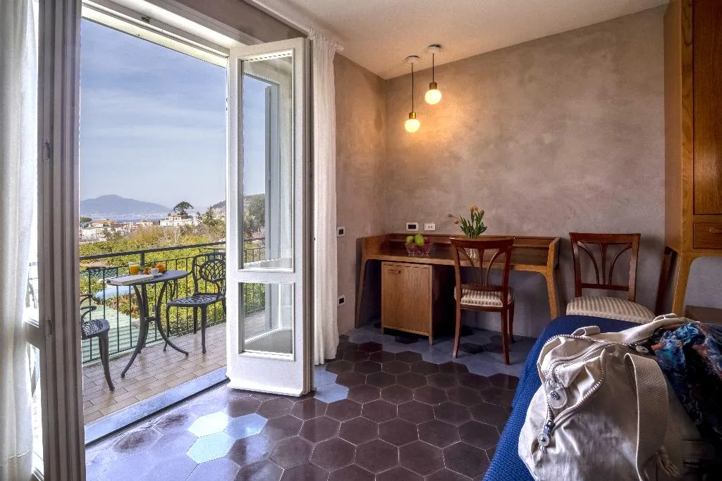 DOUBLE SUPERIOR SEA VIEW Room, Il Roseto Resort, Naples