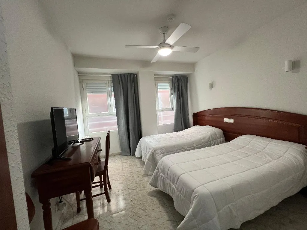TWIN STANDARD Room, Hostal La Embajada, Madrid