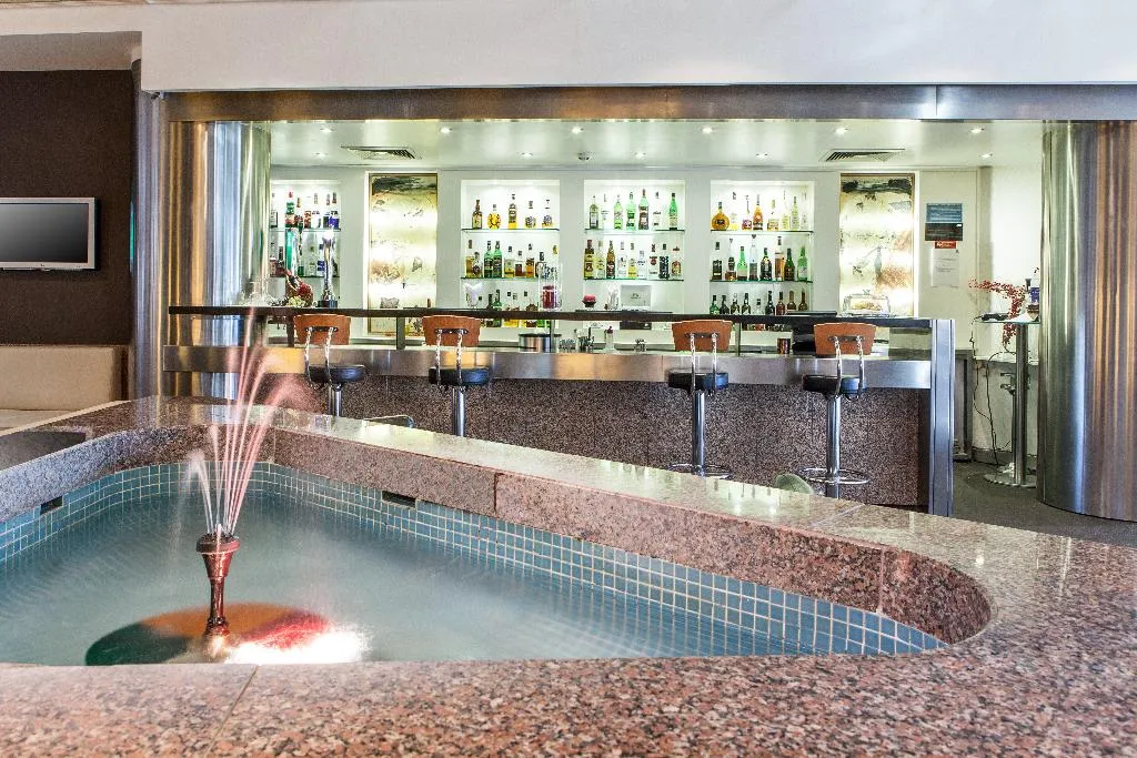 Bar, Holiday Inn Lisbon Continental, Lisbon