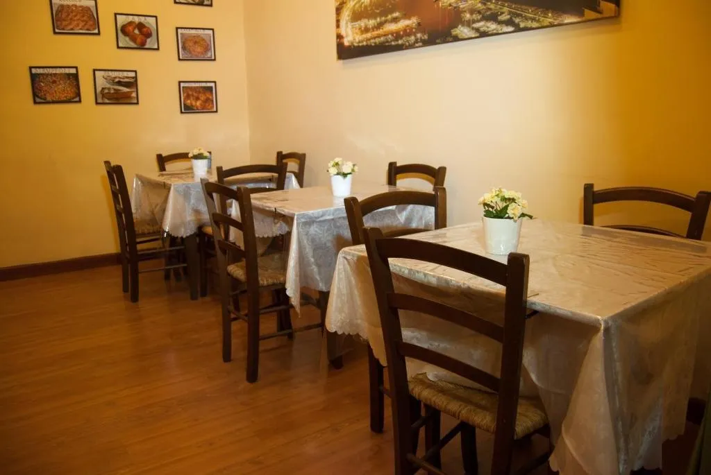 Restaurant, Monteoliveto Bed And Breakfast, Naples