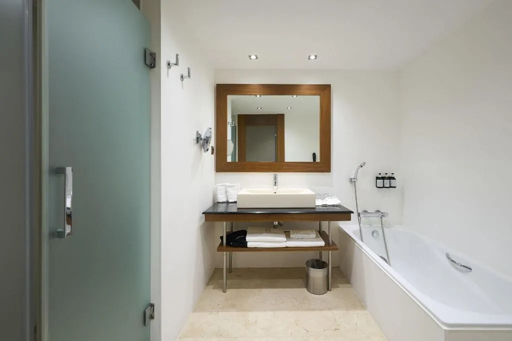 JUNIOR SUITE TWO DOUBLE BEDS Room, Catalonia Ramblas, Barcelona