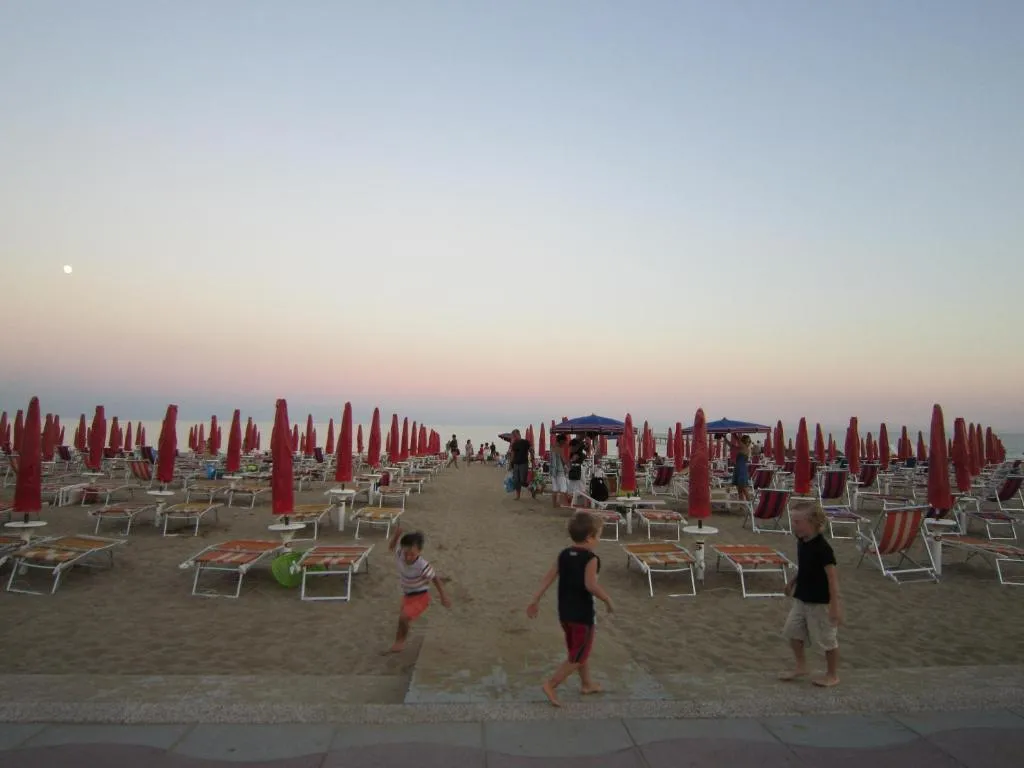 Beach, Tokio, Venice