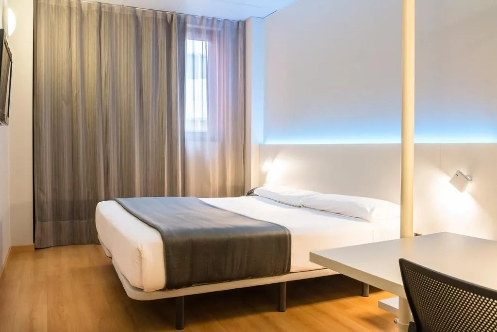 Double or Twin STANDARD Room, Vertice Roomspace Madrid, Madrid