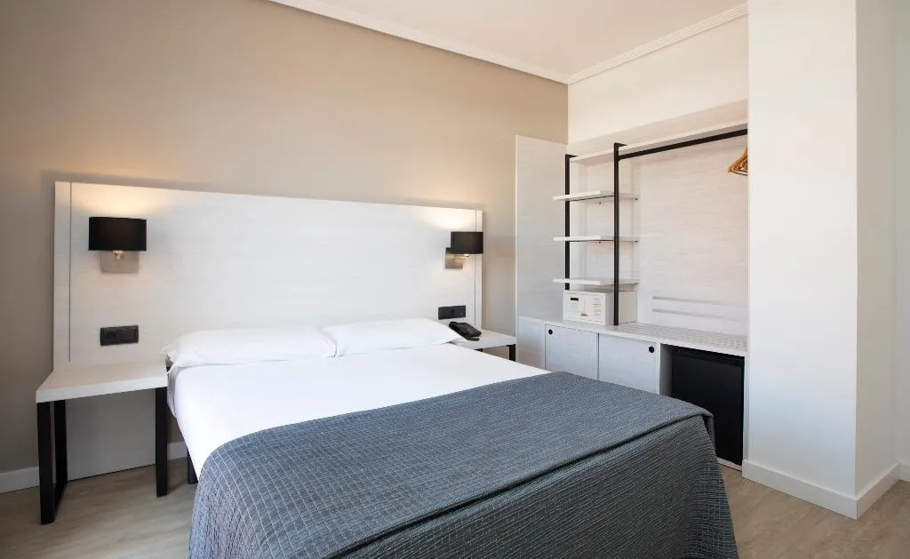 DOUBLE STANDARD Room, Porcel Ganivet, Madrid