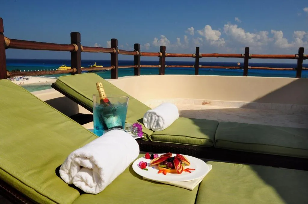 Terrace, El Taj Ocean Front and Beachside Condo Hotel, Playa Del Carmen