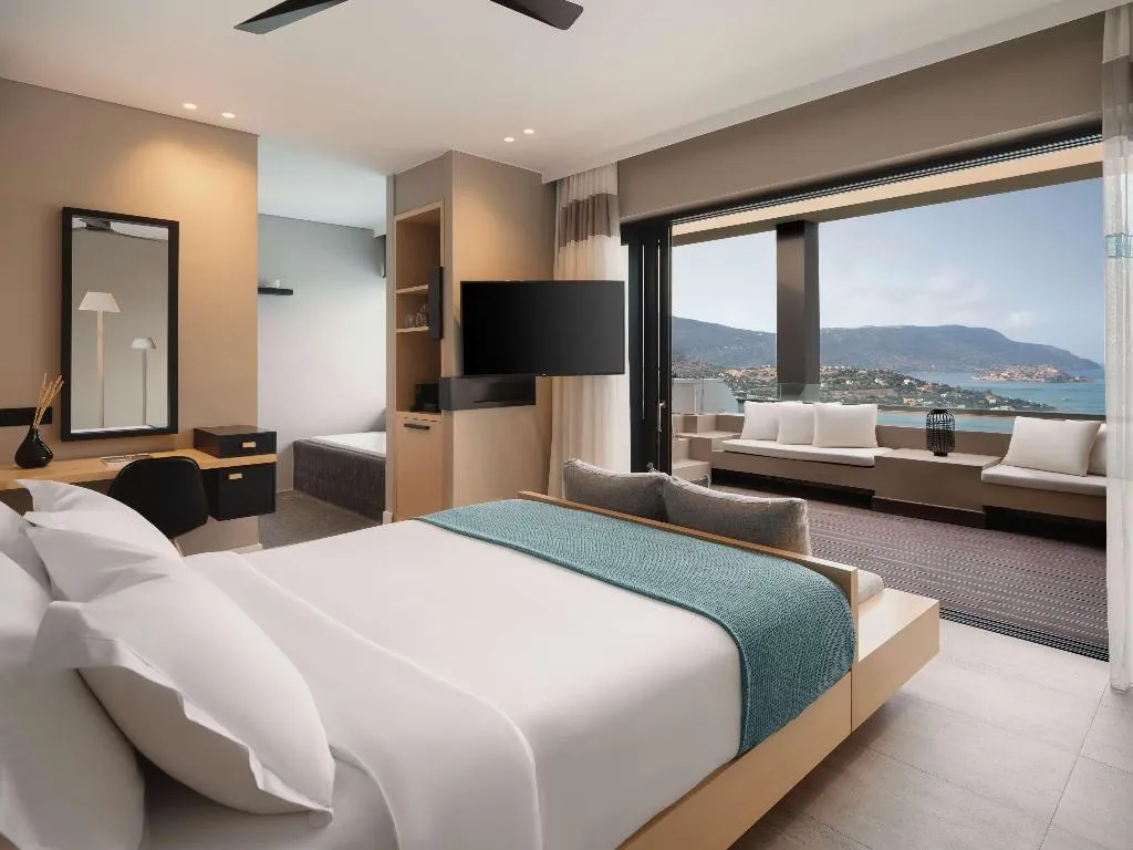 SUITE WITH PRIVATE POOL Room, Domes Aulus Elounda, Curio Collection by Hilton, Crete