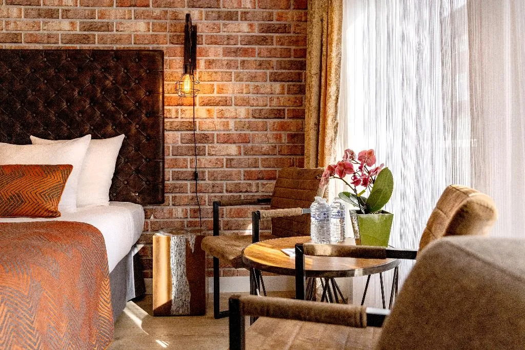 TRIPLE STANDARD Room, Hotel Jupiter, Amsterdam