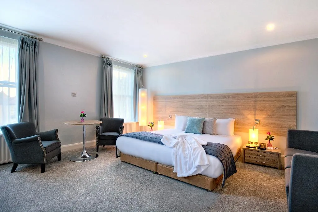 DOUBLE EXECUTIVE KING BED Room, Sandymount Hotel, Dublin