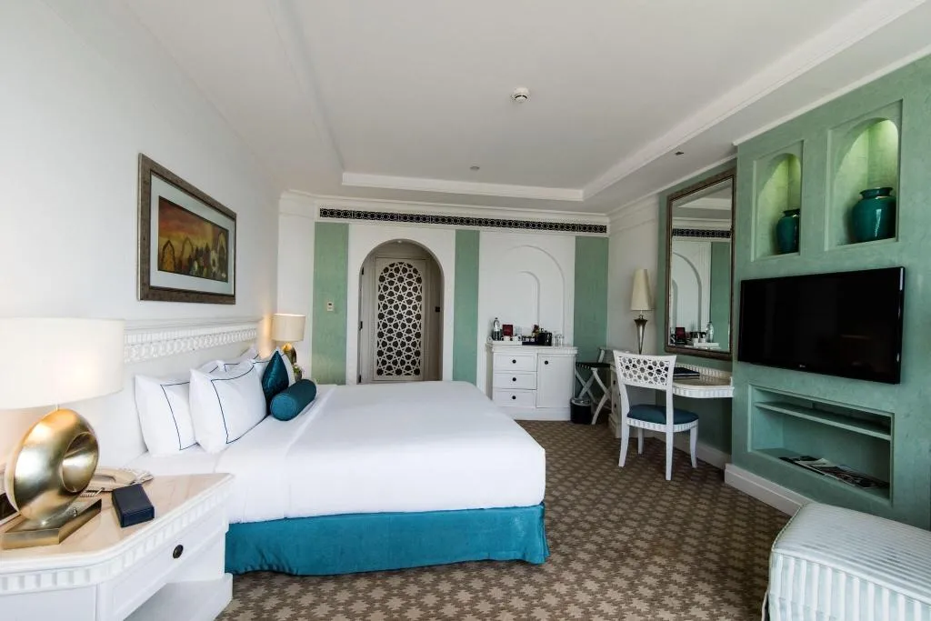 Room, Habtoor Grand Resort, Autograph Collection, Dubai