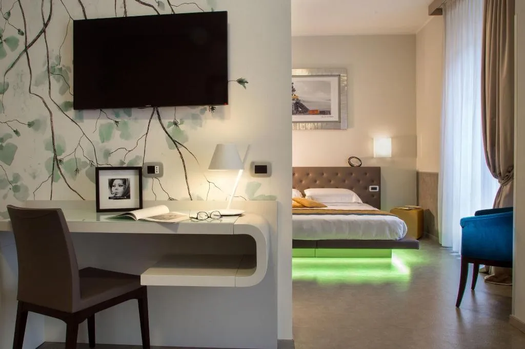 Room, Montenapoleone Suites, Milan