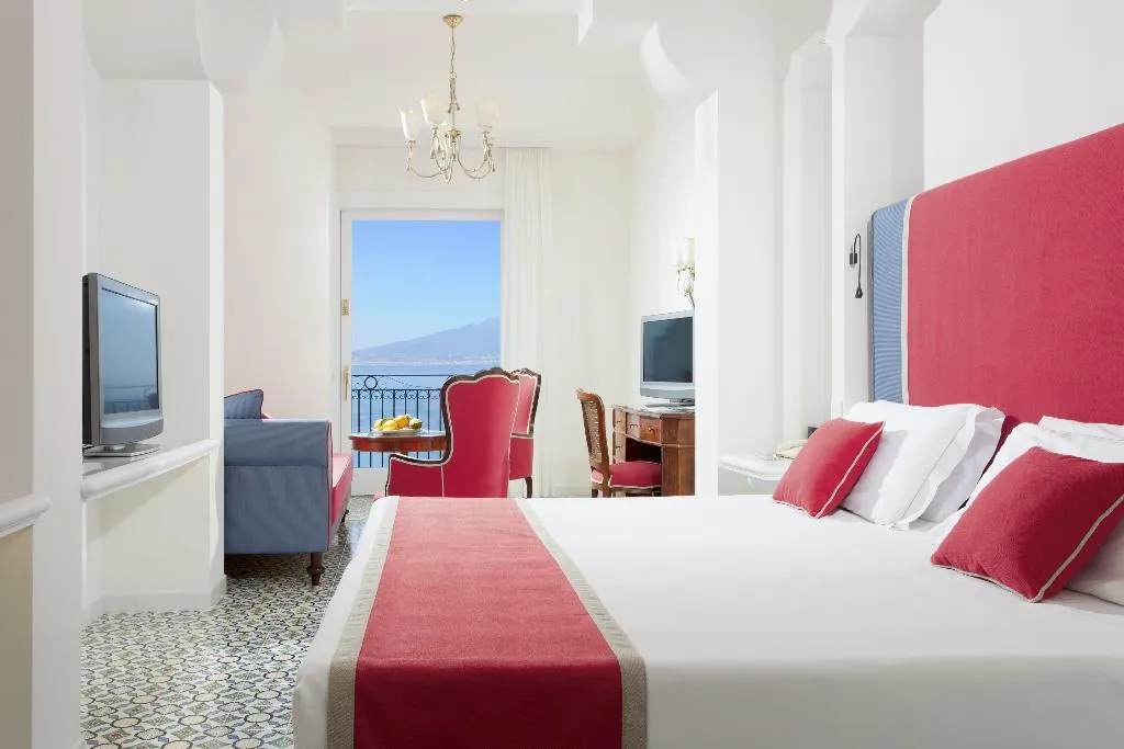 JUNIOR SUITE STANDARD Room, Grand Hotel Ambasciatori, Naples