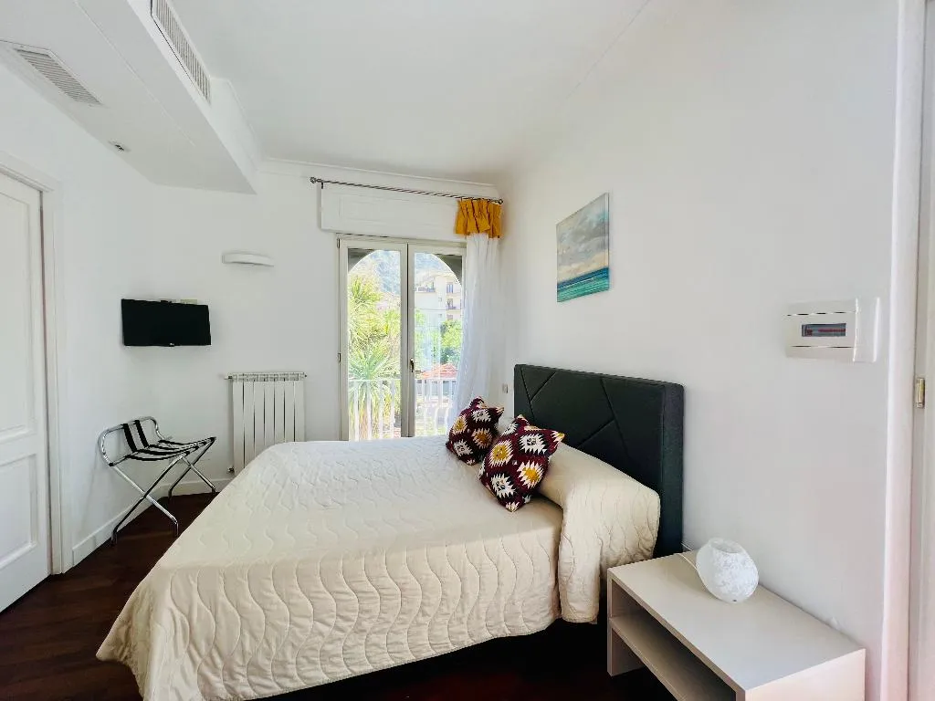 DOUBLE WITH TERRACE Room, Villa Sorrento Resort, Naples