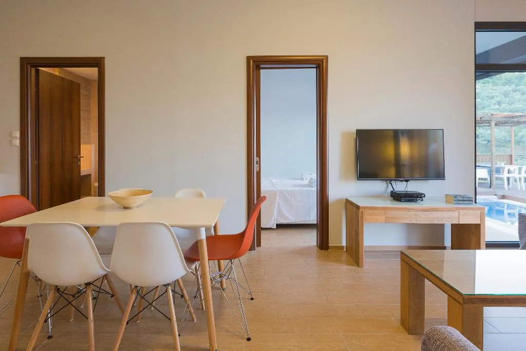 VILLA THREE BEDROOMS WITH PRIVATE POOL Room, Skiathos Gea Villas, Skiathos