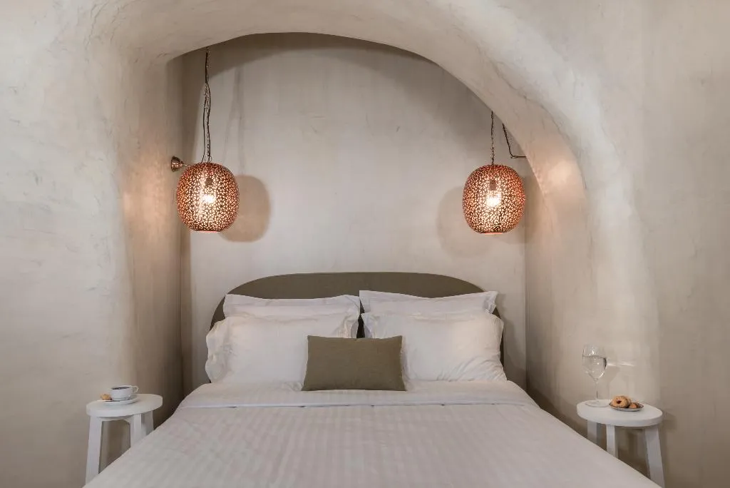 SUITE WITH JACUZZI Room, Mythical Blue Luxury Suites, Santorini