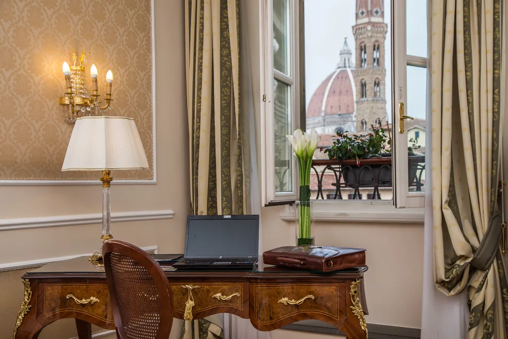 JUNIOR SUITE STANDARD Room, Bernini Palace, Florence