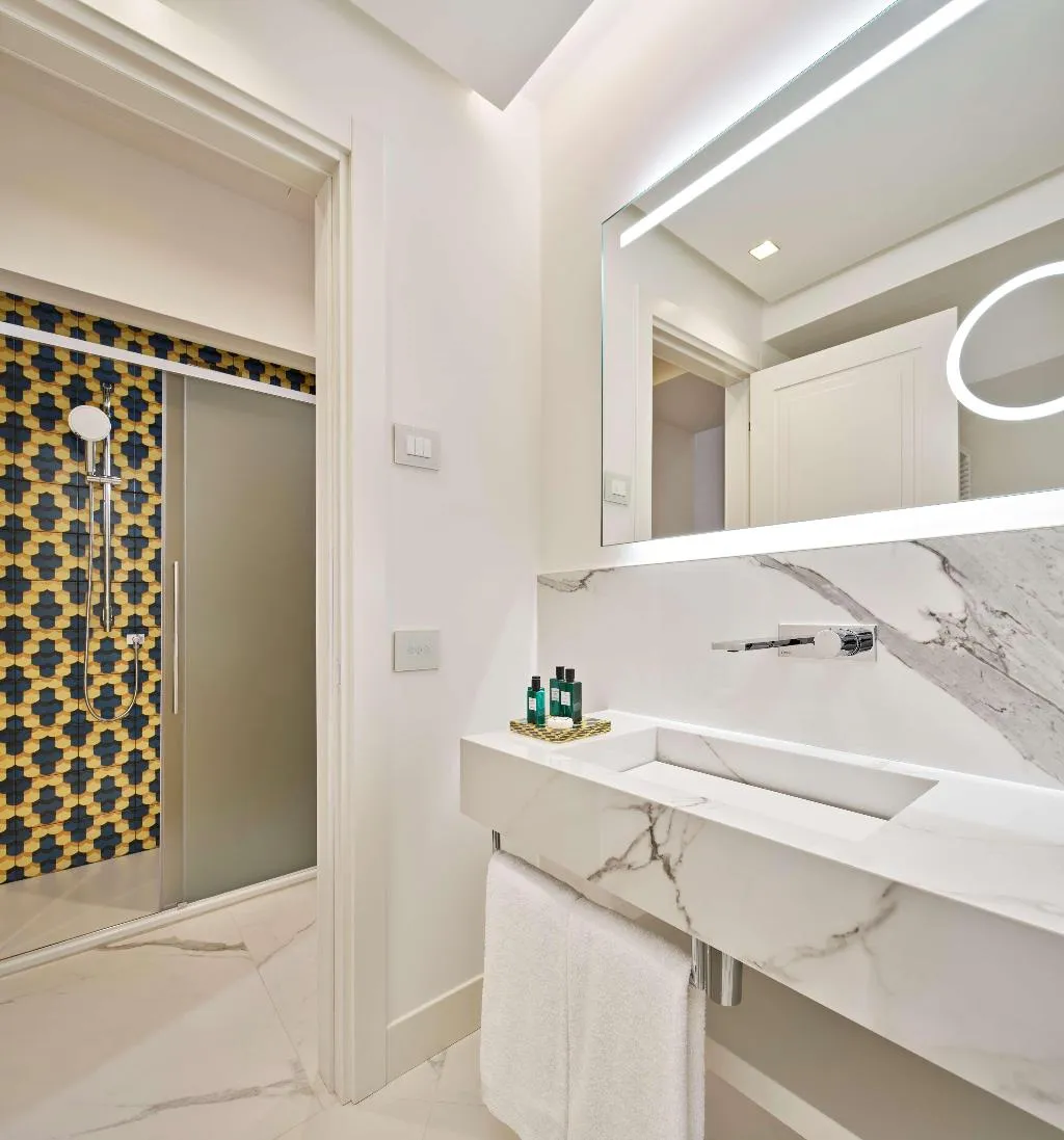 FAMILY ROOM STANDARD Room, de Bonart Naples-Curio Collection by Hilton, Naples