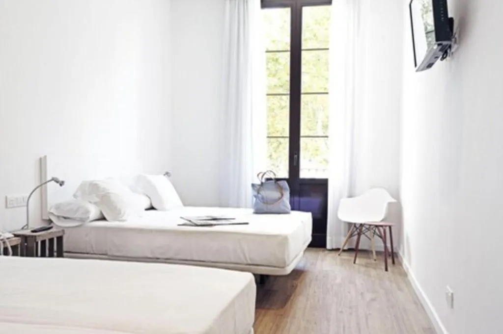 Room, Som Nit Born, Barcelona