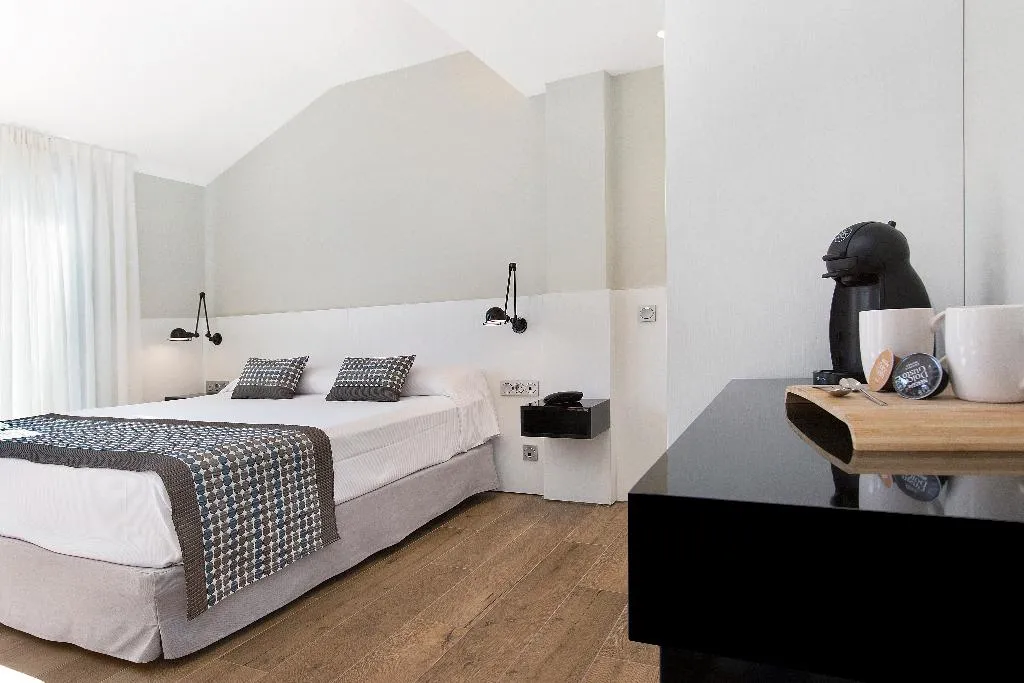 TRIPLE DELUXE Room, Aparthotel Odissea Park, Costa Brava