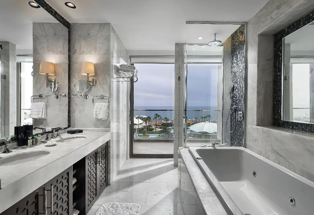 SUITE WITH JACUZZI Room, Kaya Palazzo Golf Resort, Antalya