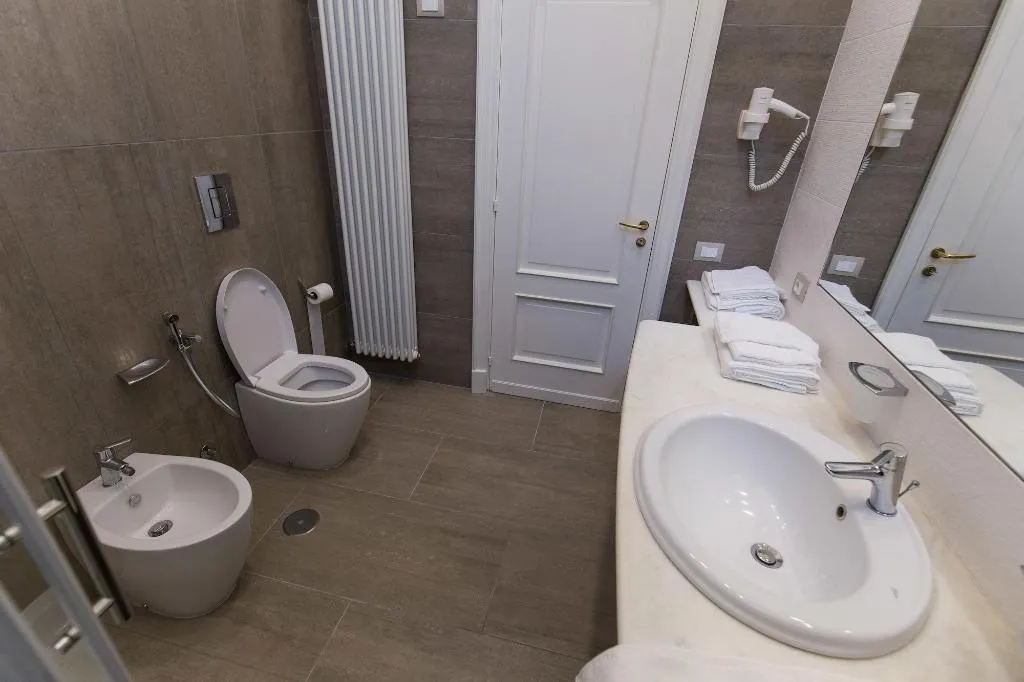 Room, Savoy Riviera, Naples