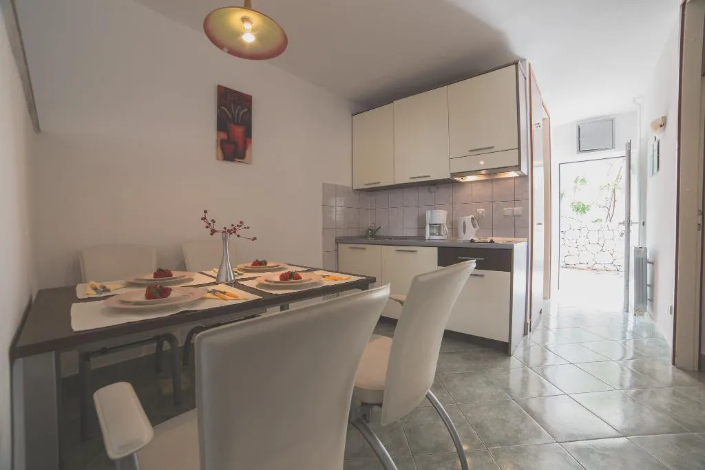 APARTMENT ONE BEDROOM Room, Beach Apartments Lavica, Split