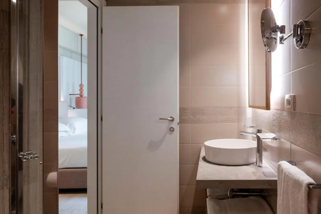 DOUBLE DELUXE KING BED Room, Mangia’s Brucoli Sicily Autograph Collection, Catania