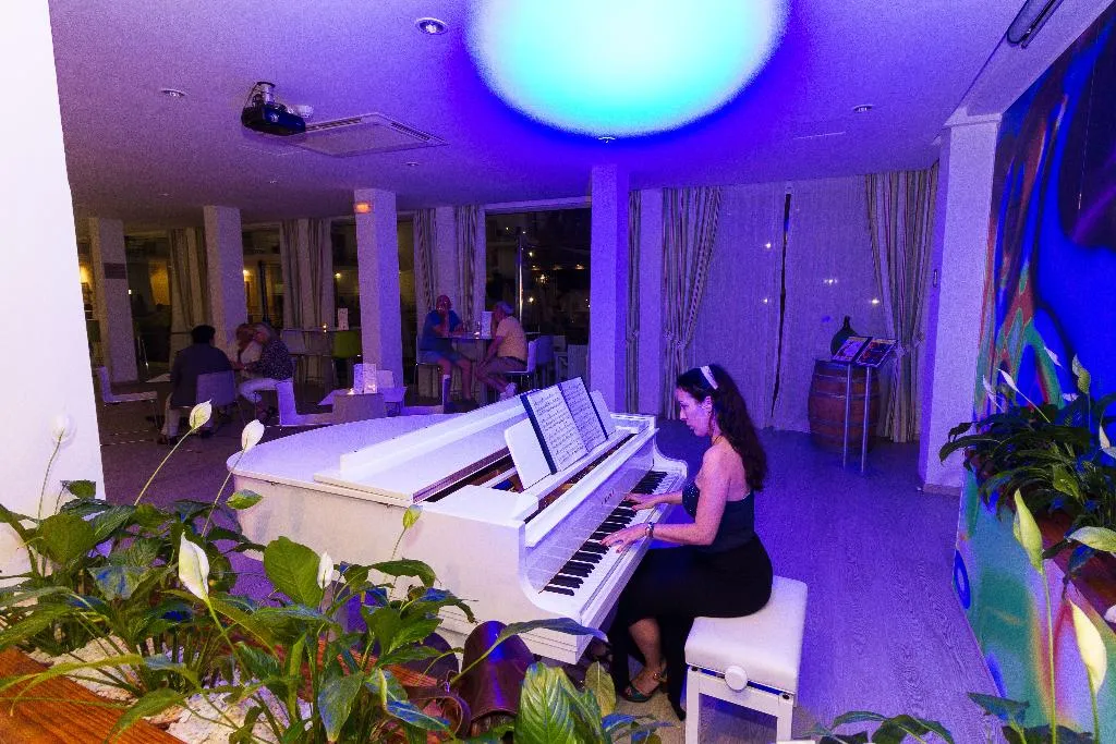 Sports and Entertainment, Eix Alcudia Hotel +18, Majorca