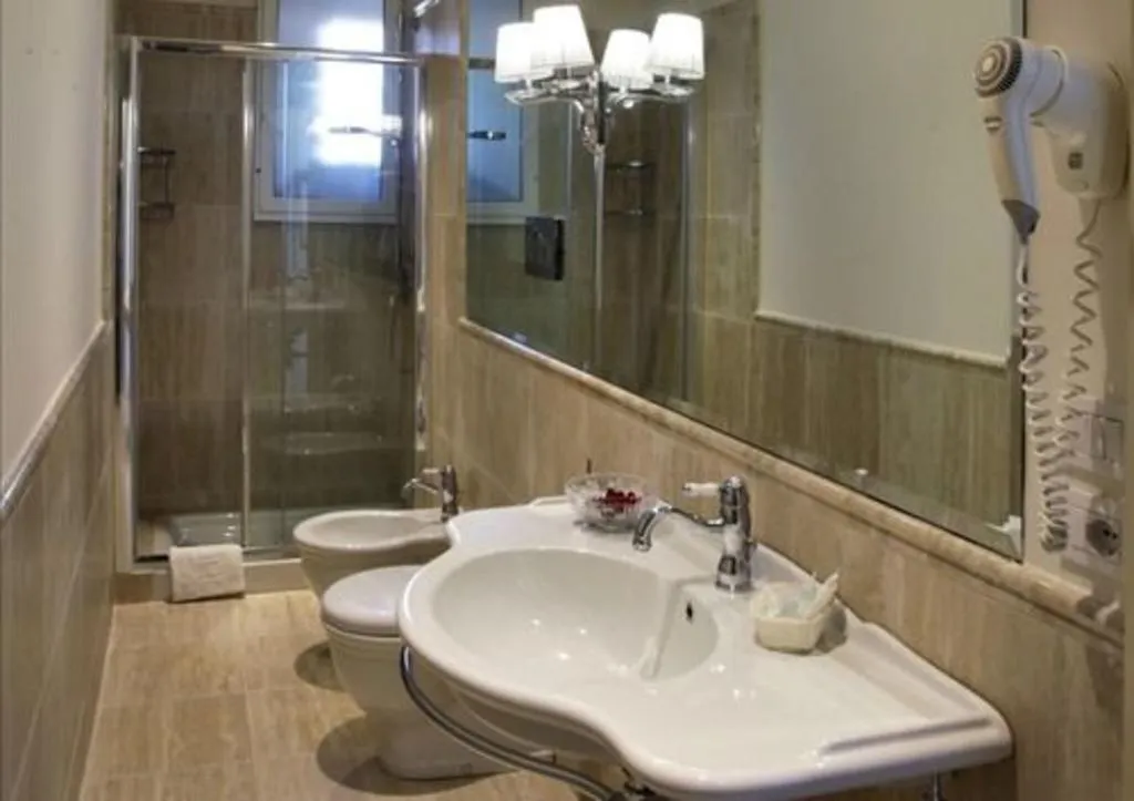 DOUBLE DELUXE Room, Pendini, Florence