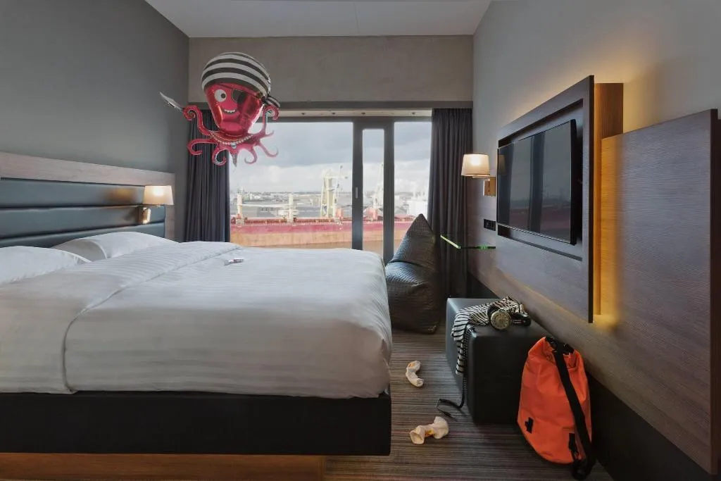Room, Moxy Amsterdam Houthavens, Amsterdam