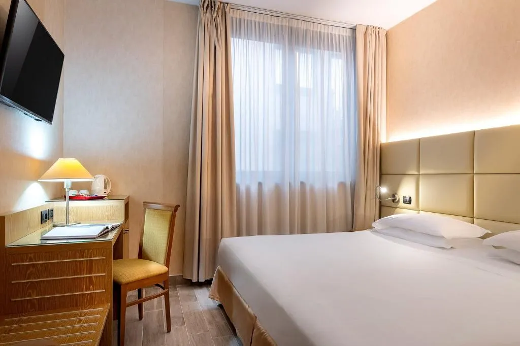 QUADRUPLE STANDARD Room, Best Western Cavalieri della Corona, Milan