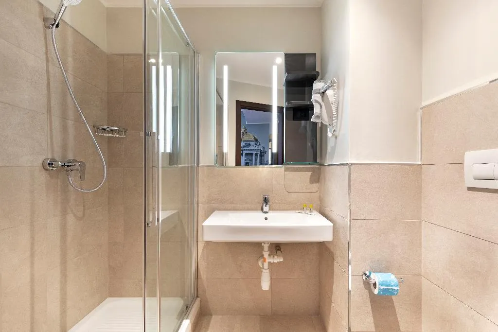 DOUBLE SINGLE USE ECONOMY Room, B&b Hotel Roma San Lorenzo-Termini, Rome