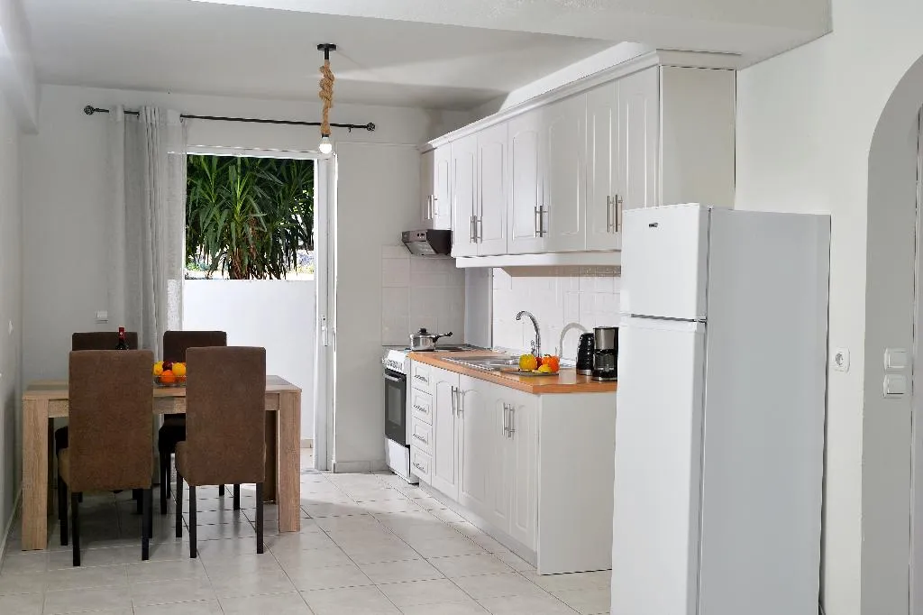 APARTMENT GARDEN VIEW ONE BEDROOM Room, ID Holiday Living, Athens