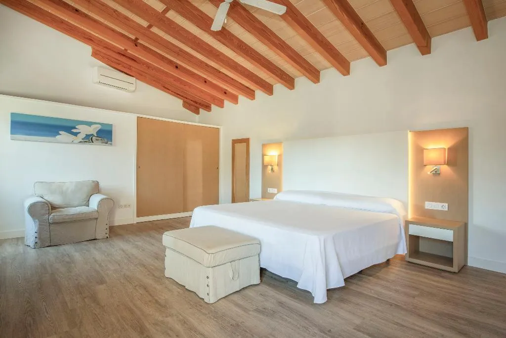 JUNIOR SUITE STANDARD Room, Finca Son Roig, Majorca