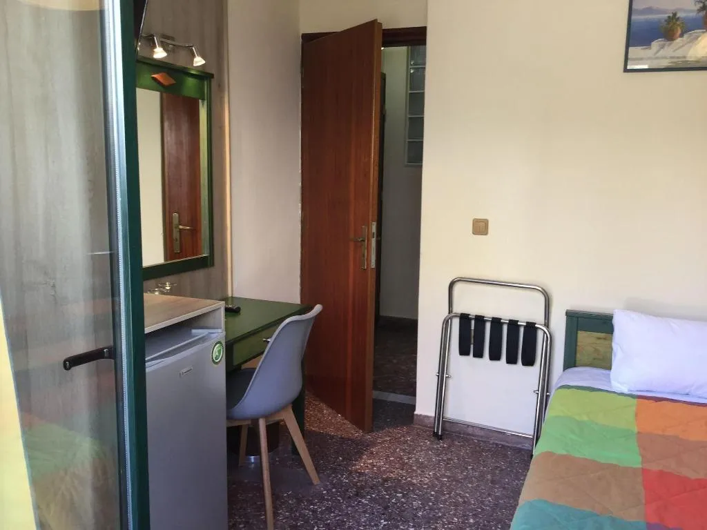 Room, Arocaria Apartments, Crete