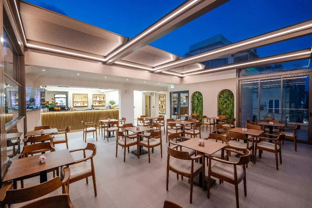 Bar, Sasso Hotel, Kavaje