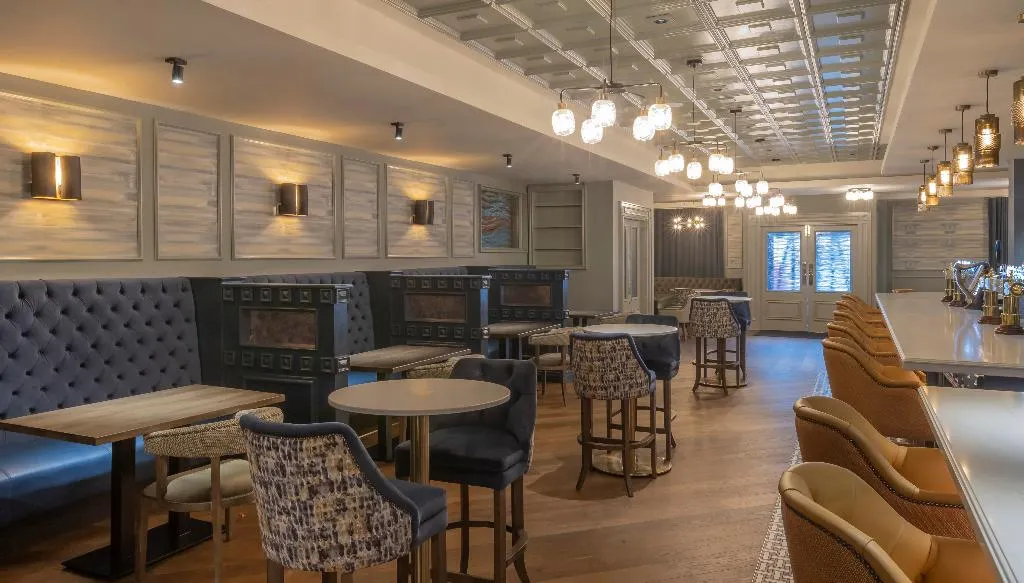 Bar, Bracken Court Hotel, Dublin