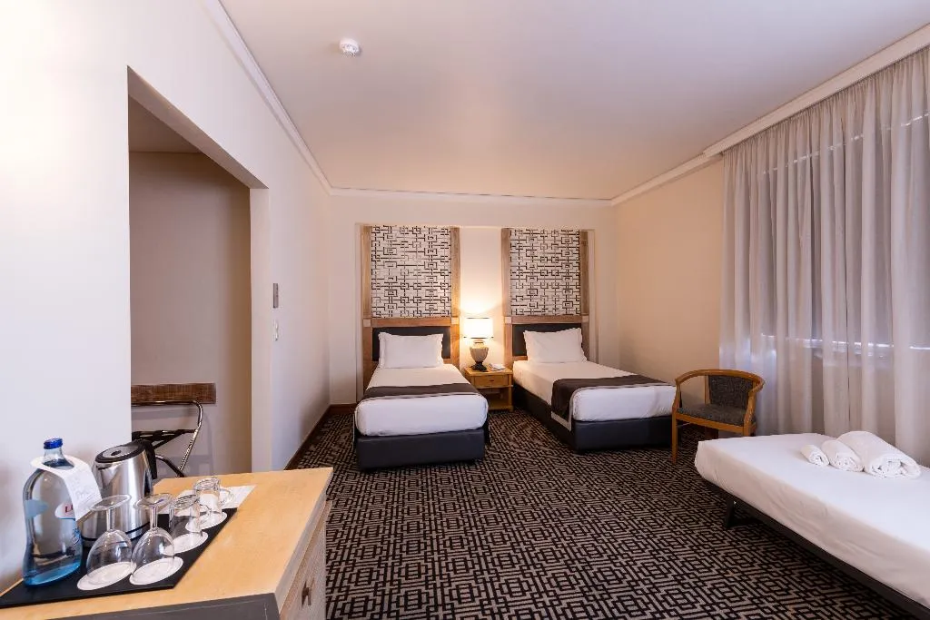 Double or Twin CAPACITY 3 Room, Mundial, Lisbon