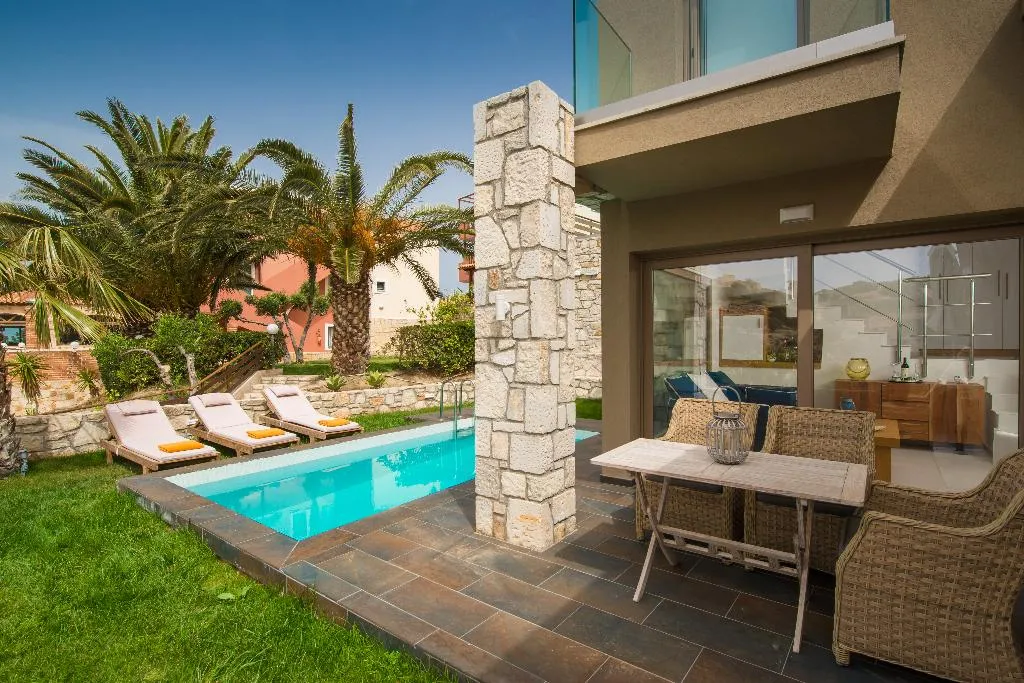 SUITE DELUXE WITH PRIVATE POOL Room, Diamond Village, Crete