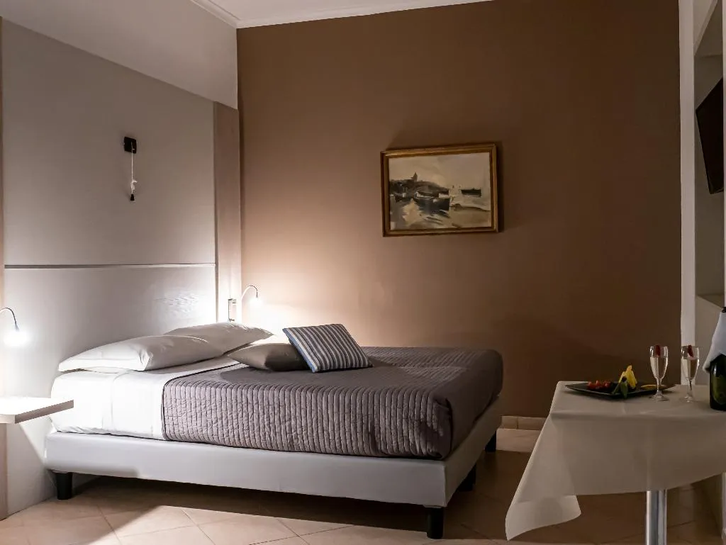 DOUBLE STANDARD Room, San Marco, Naples