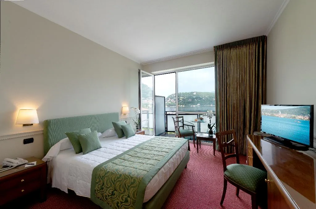 DOUBLE LAKE VIEW Room, Barchetta Excelsior, Milan