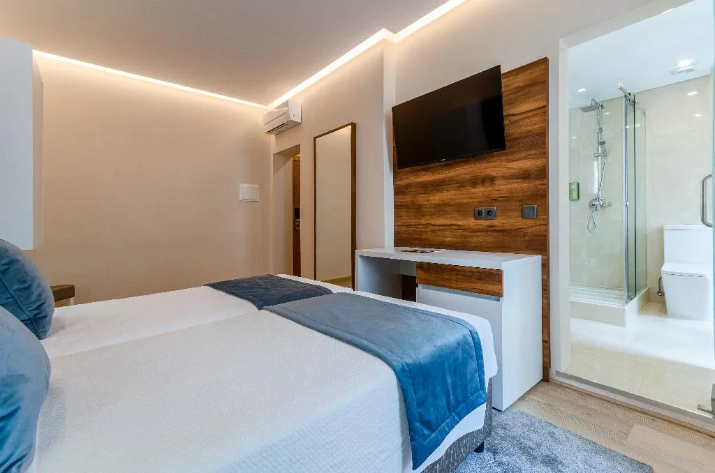 TWIN SUPERIOR Room, Hotel Avenida Park, Lisbon