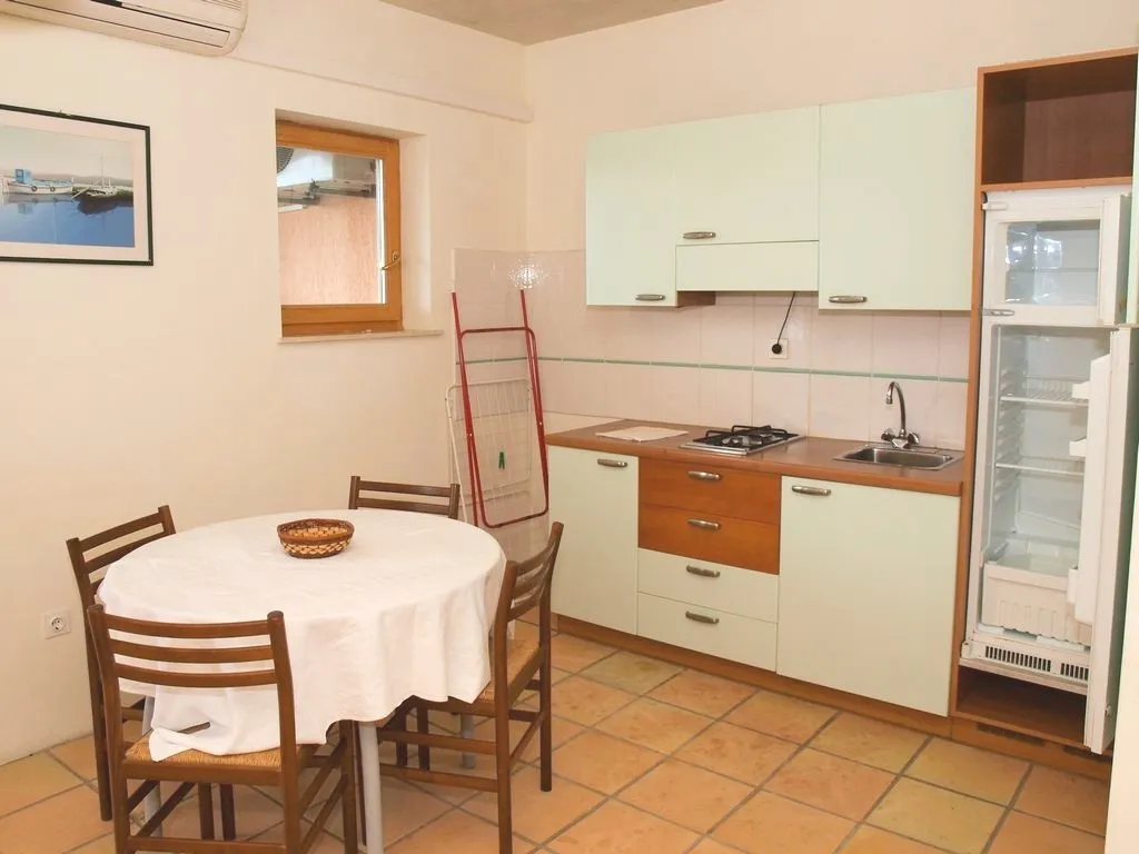 APARTMENT TWO BEDROOMS Room, Santic, Split