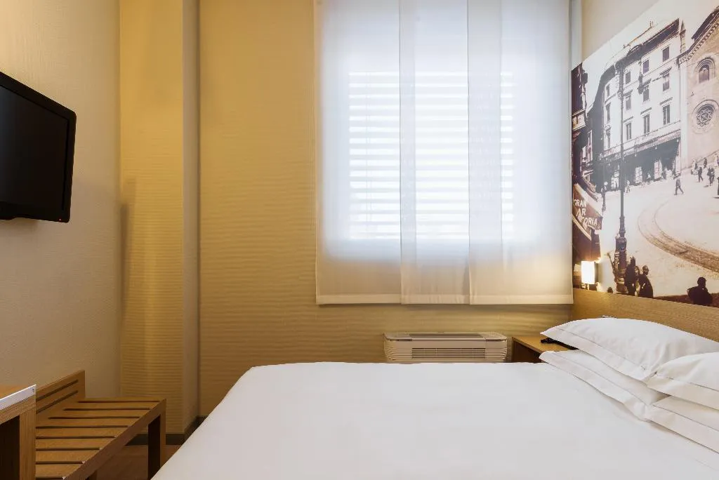 Double or Twin STANDARD Room, B&B Hotel Milano La Spezia, Milan