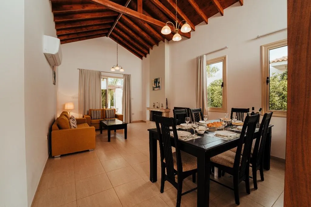 BUNGALOW THREE BEDROOMS WITH PRIVATE POOL Room, Sea Point Villas, Cyprus