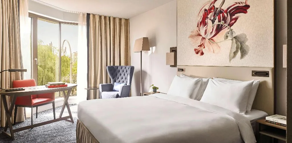 Room, Hyatt Regency Amsterdam, Amsterdam
