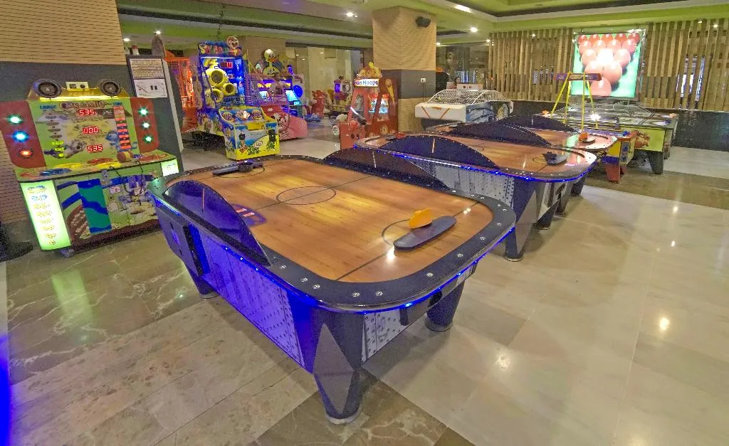 Sports and Entertainment, Holiday World POLYNESIA Affiliated by Melia, Costa Del Sol