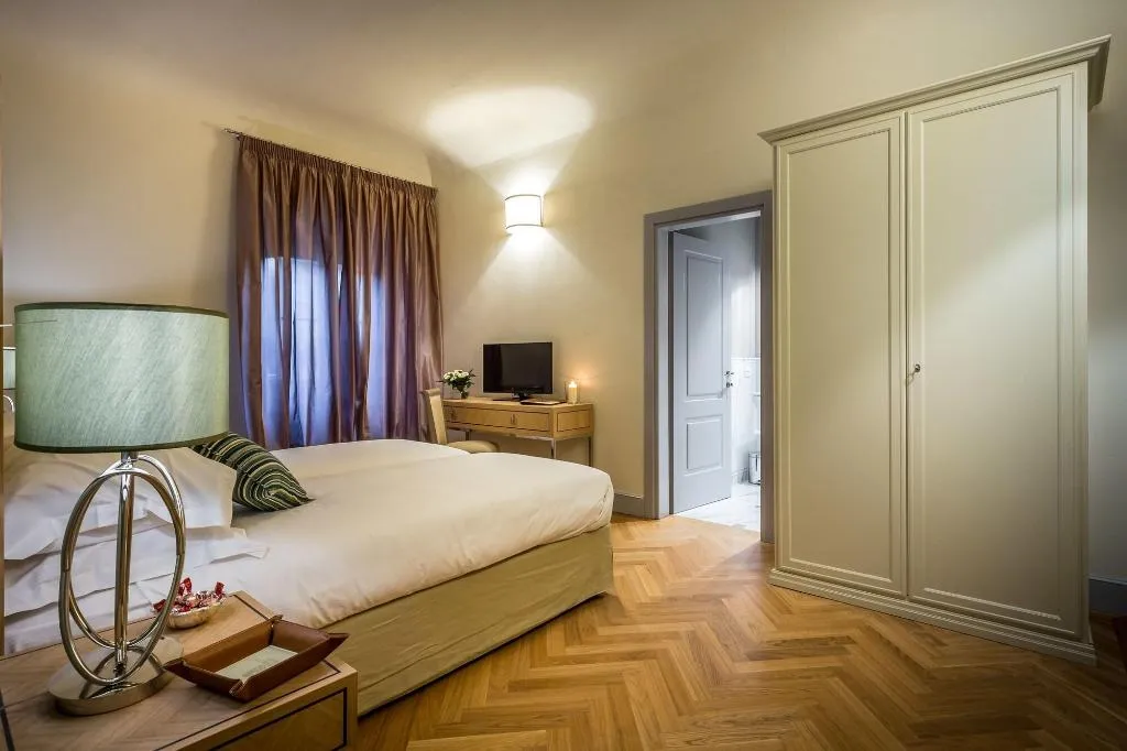 Room, Palazzo Ridolfi, Florence