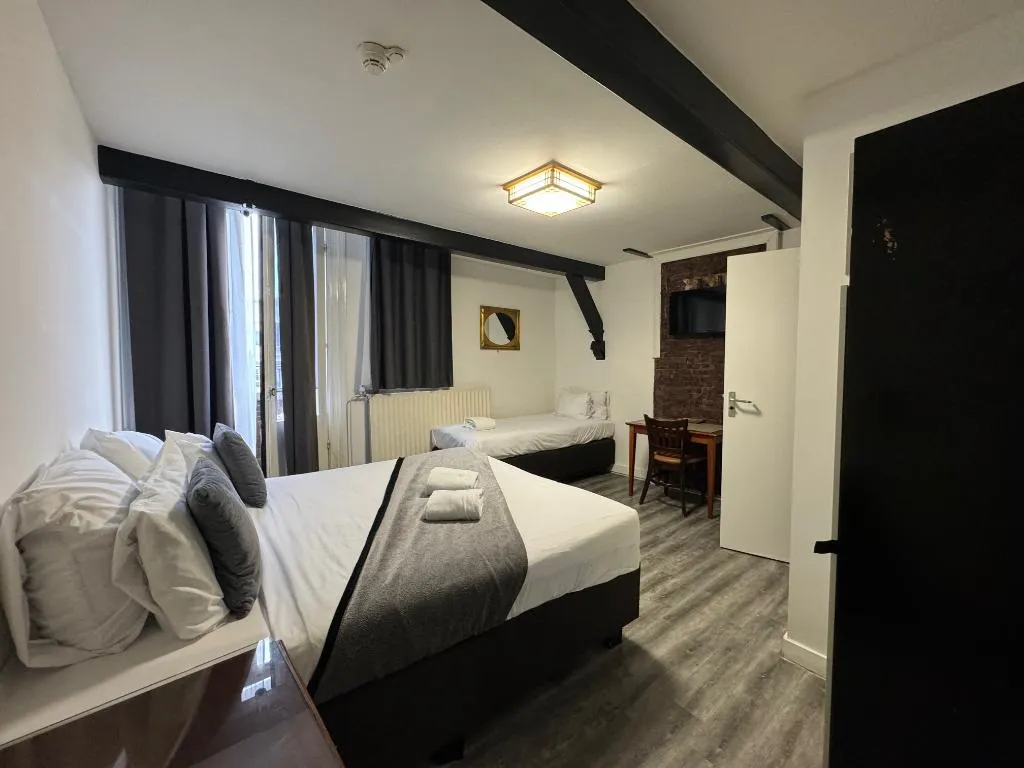 TRIPLE WITH BALCONY Room, Hotel La Belle Vue, Amsterdam