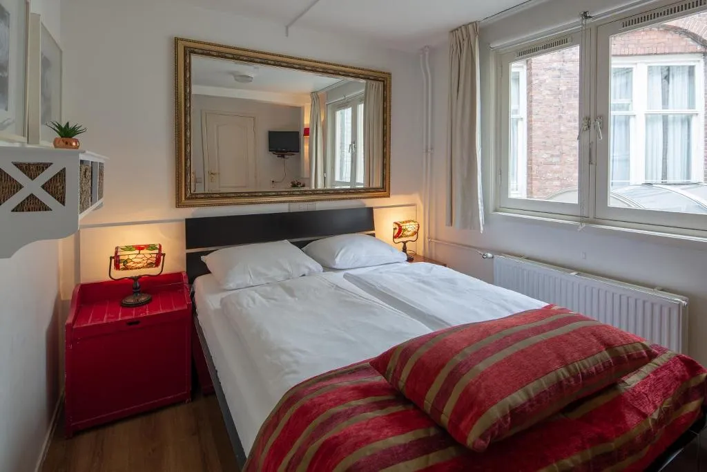 General view, Amsterdam House Hotel, Amsterdam