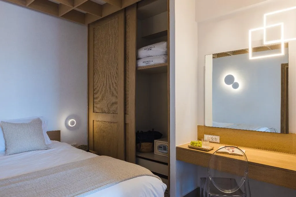SUITE WITH PRIVATE POOL Room, Rocabella Santorini Hotel & Spa, Santorini